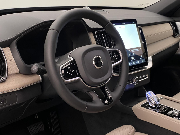 Volvo XC90 B5 AWD AUT DARK PLUS 7míst na operativní leasing