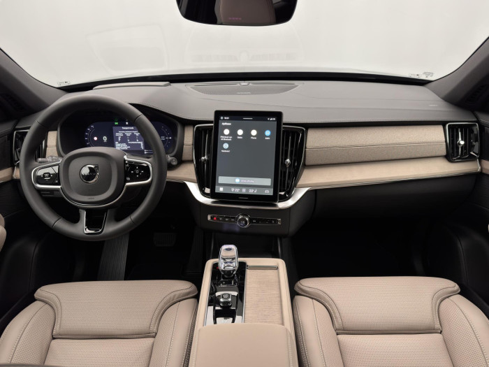 Volvo XC90 T8 AWD Plug-in DARK PLUS 7m na operativní leasing
