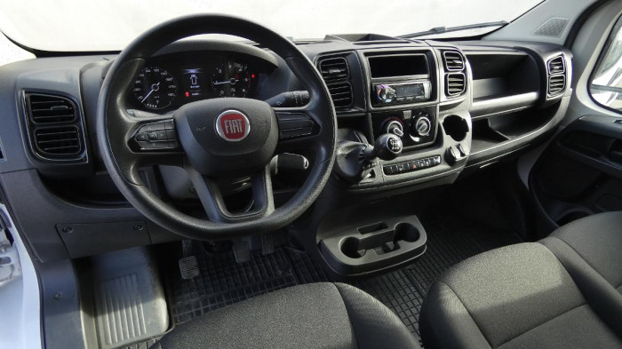 Volvo XC40 B3 PLUS DARK DCT na operativní leasing