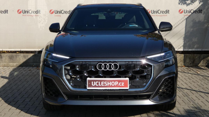 Audi Q8 55 TFSI quattro tiptronic na operativní leasing