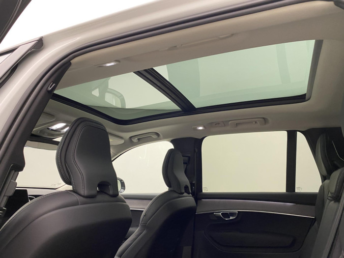 Volvo XC90 B5 AWD AUT DARK PLUS 7míst na operativní leasing