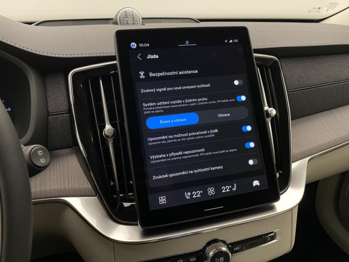Volvo XC90 T8 AWD Plug-in BRIGHT PLUS 7m na operativní leasing