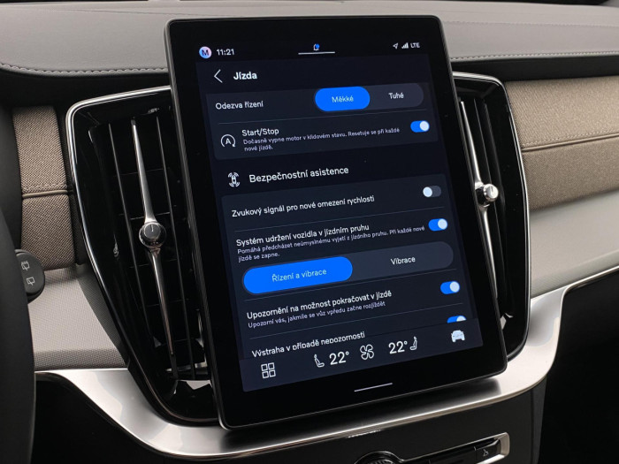 Volvo XC90 B5 AWD AUT CORE 7míst na operativní leasing