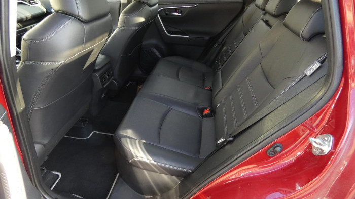 Toyota RAV4 2.5 Hybrid Executive 4WD e-CVT na operativní leasing