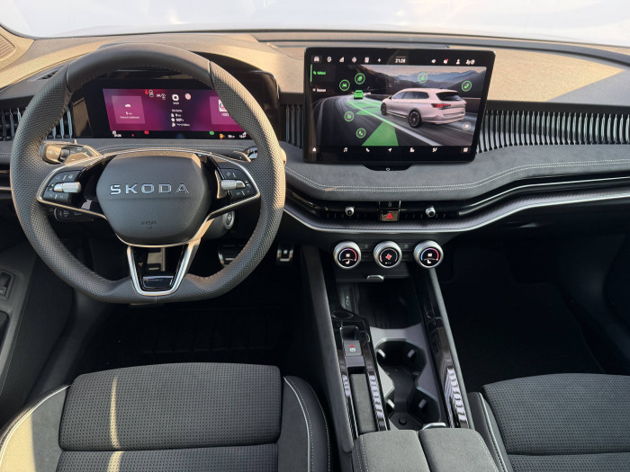 Škoda Superb Combi Sportline DSG 2,0TDI / 110kW na operativní leasing