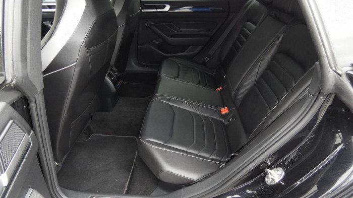 Volkswagen Arteon 2.0 TDI 147kW DSG R-line na operativní leasing