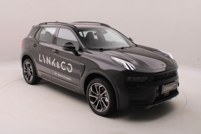 Lynk & Co 01 CORE PHEV na operativní leasing