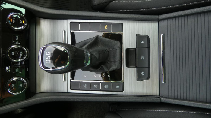 Škoda Superb 1.4 TSI iV Ambition DSG na operativní leasing