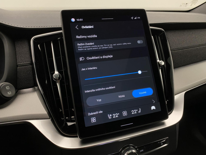 Volvo XC90 B5 AWD BLACK EDITION PLUS 7 na operativní leasing