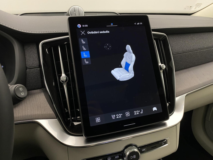 Volvo XC90 T8 AWD Plug-in DARK ULTRA na operativní leasing