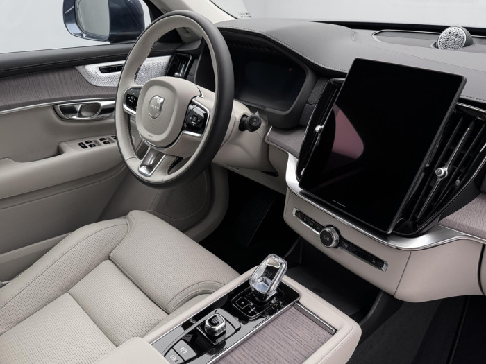 Volvo XC90 T8 AWD Plug-in BRIGHT PLUS 7m na operativní leasing
