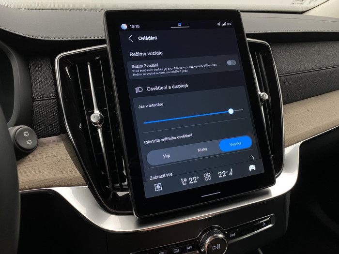 Volvo XC90 T8 AWD RECHARGE DARK PLUS 7m na operativní leasing