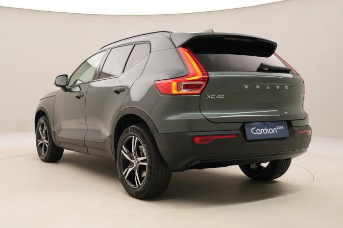 Volvo XC40 B3 AUT DARK PLUS na operativní leasing