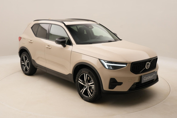 Volvo XC40 B3 AUT DARK PLUS na operativní leasing