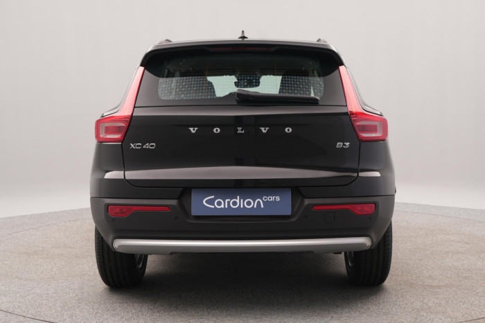 Volvo XC40 B3 AUT ESSENTIAL na operativní leasing