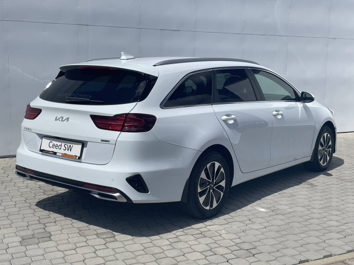 KIA Ceed SW CD PHEV PREMIUM 6DCT 1,6 GDi / 103kW na operativní leasing