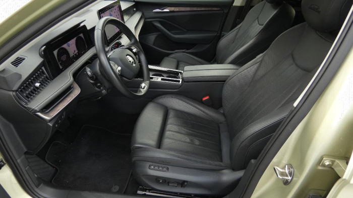 Škoda Superb 2.0 TDI 110kW L&K Combi DSG na operativní leasing