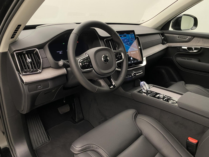 Volvo XC90 B5 AWD AUT DARK PLUS 7míst na operativní leasing
