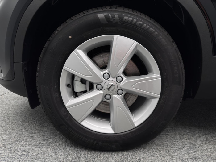 Volvo XC40 B3 AUT ESSENTIAL na operativní leasing