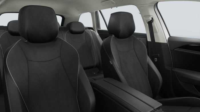 Volkswagen Passat Elegance 1,5 eTSI 110kW 7DSG na operativní leasing