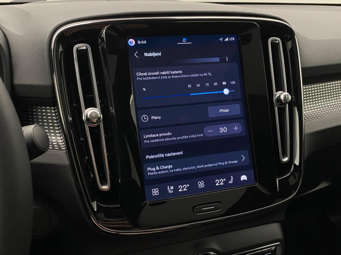 Volvo EC40 BLACK EDITION SINGLE EXT ULTRA Edition na operativní leasing