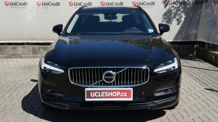 Volvo V90 B4 mHEV AWD aut. Momentum Pro na operativní leasing