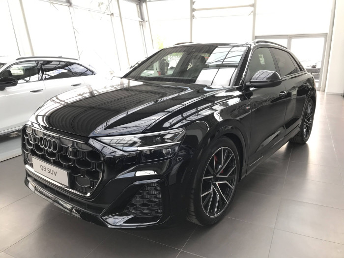 Audi Q8 SUV 60 Quattro 8TT 3,0TFSIe / 250kW na operativní leasing