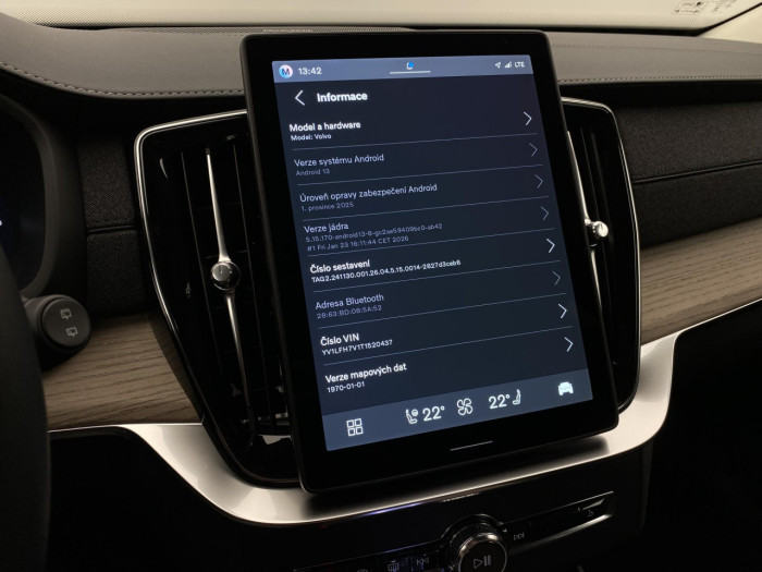Volvo XC90 T8 AWD RECHARGE BRIGHT PLUS 7m na operativní leasing