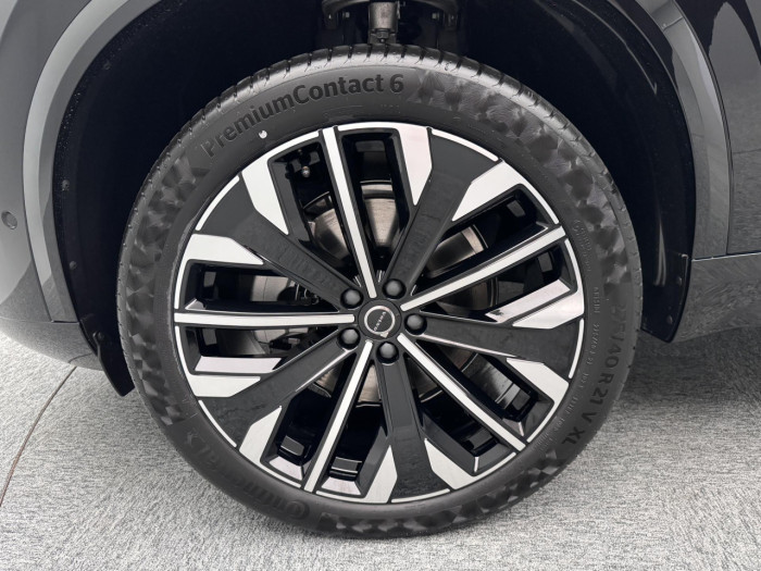 Volvo XC90 B5 AWD AUT DARK PLUS 7míst na operativní leasing