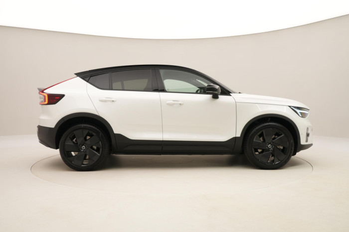 Volvo EC40 BLACK EDITION SINGLE EXT ULTRA Edition na operativní leasing