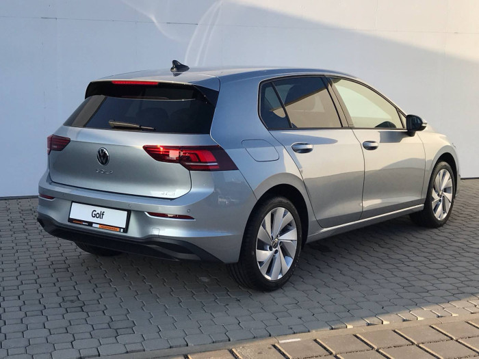 Volkswagen Golf People 6G 1,5TSI / 110kW na operativní leasing