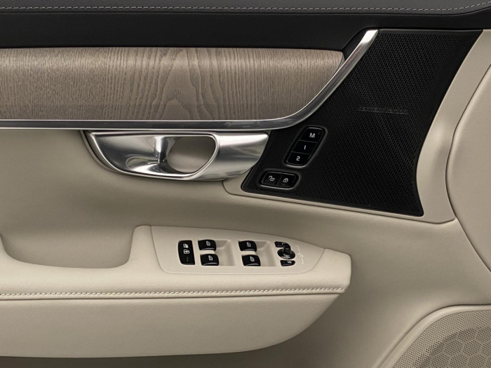 Volvo V90 T6 AWD Plug-in BRIGHT PLUS na operativní leasing