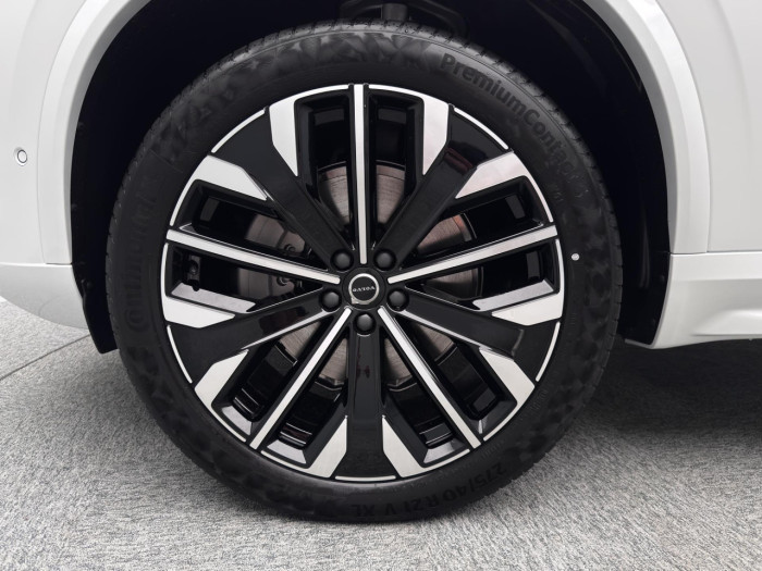 Volvo XC90 B5 AWD AUT BRIGHT PLUS 7míst na operativní leasing