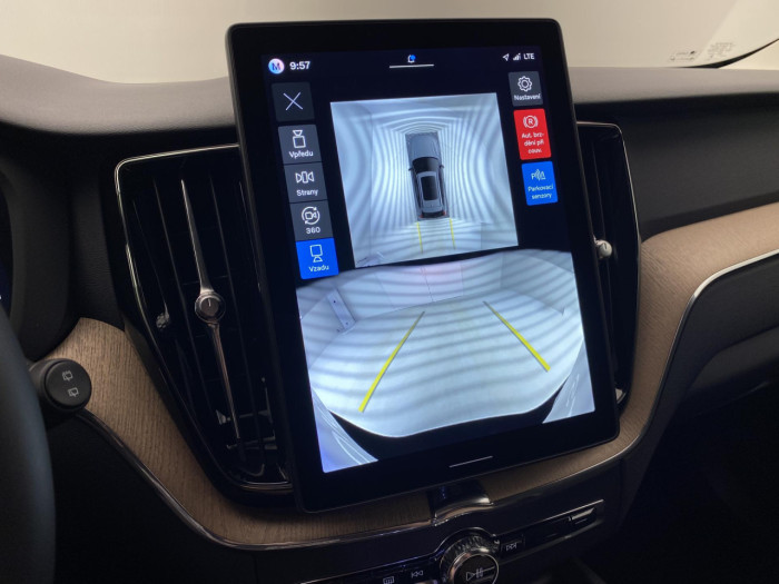 Volvo XC60 B5 AWD AUT BRIGHT PLUS na operativní leasing