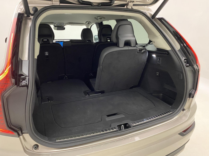 Volvo XC90 B5 AWD AUT DARK PLUS 7míst na operativní leasing