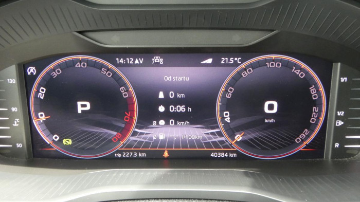 Škoda Karoq 1,5 TSI DSG Sportline na operativní leasing