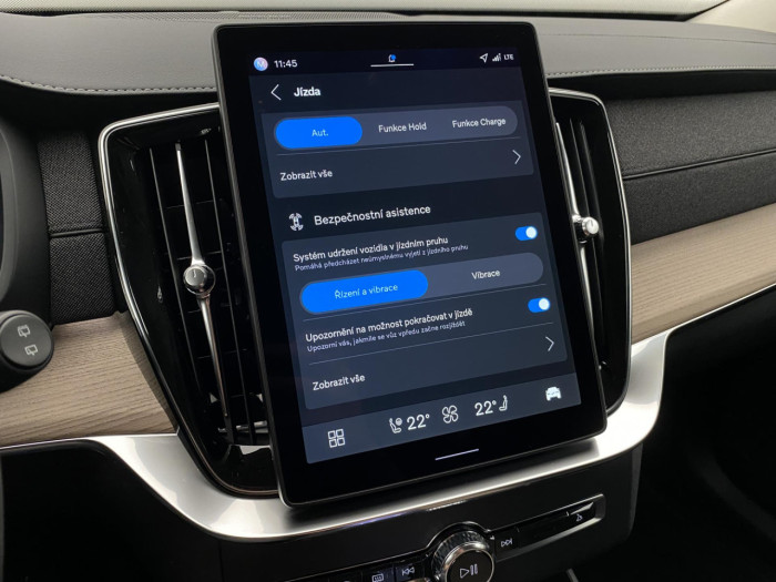 Volvo XC90 T8 AWD RECHARGE BRIGHT PLUS 7m na operativní leasing