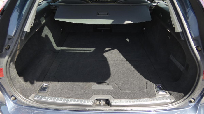 Volvo V90 B4 mHEV AWD aut. Momentum Pro na operativní leasing