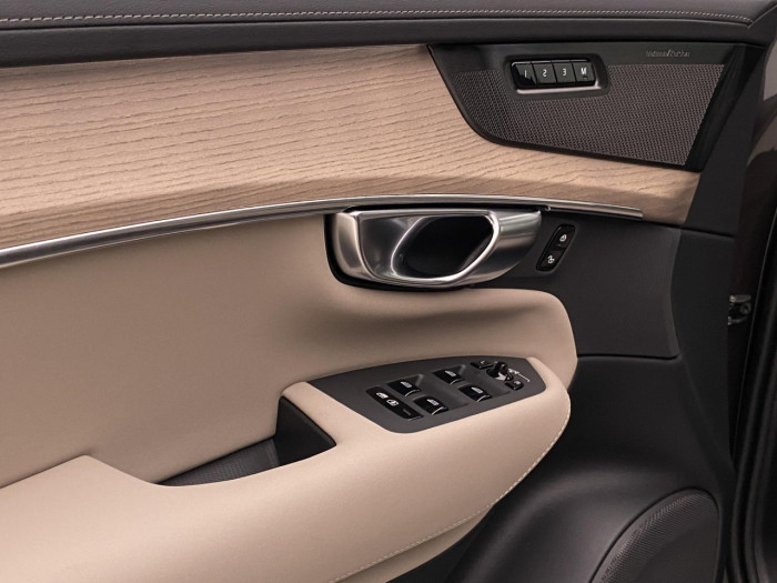 Volvo XC90 T8 AWD RECHARGE BRIGHT PLUS 7m na operativní leasing