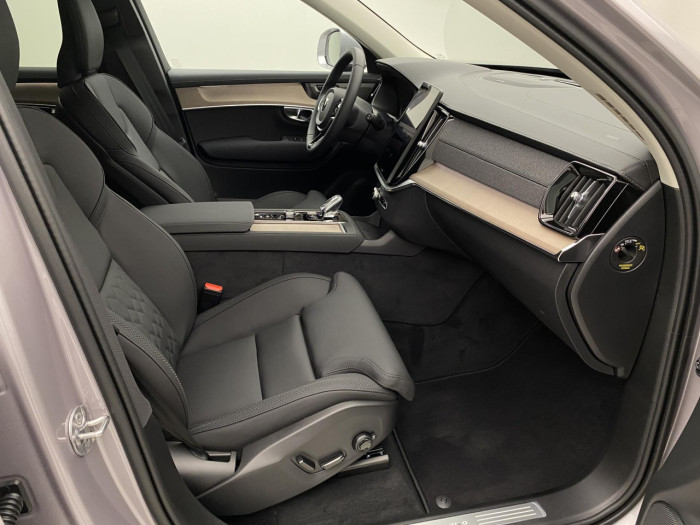 Volvo XC90 T8 AWD RECHARGE BRIGHT PLUS 7m na operativní leasing
