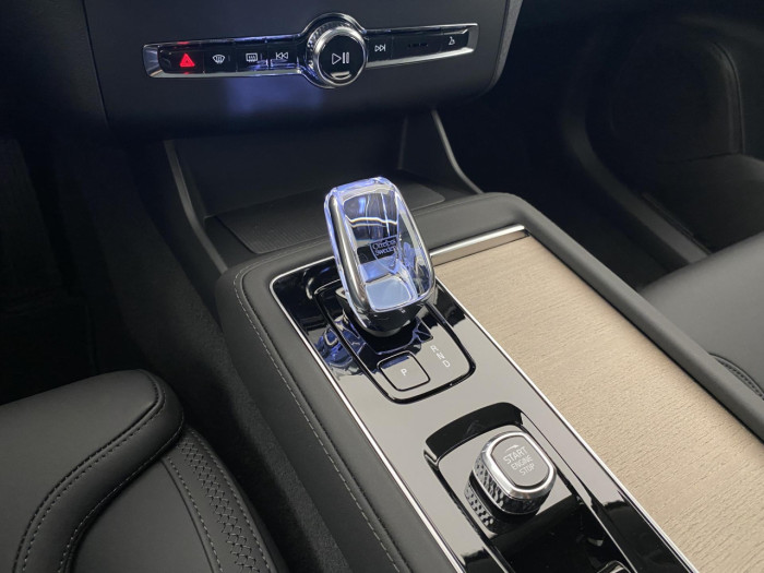 Volvo XC90 B5 AWD AUT BRIGHT PLUS na operativní leasing