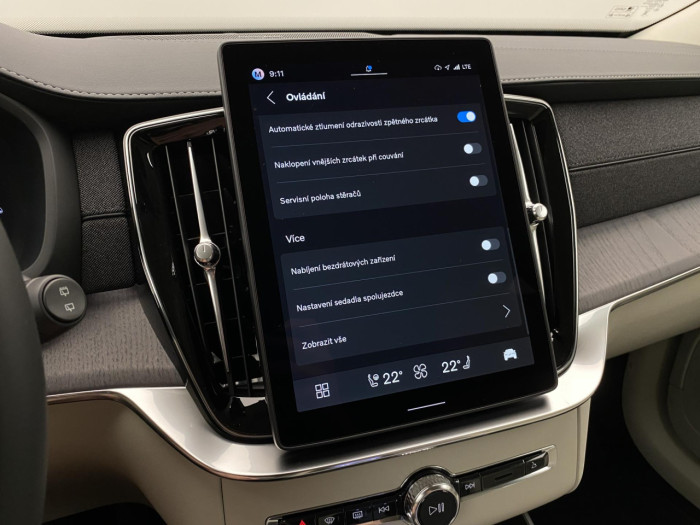 Volvo XC90 T8 AWD Plug-in BRIGHT PLUS 7m na operativní leasing