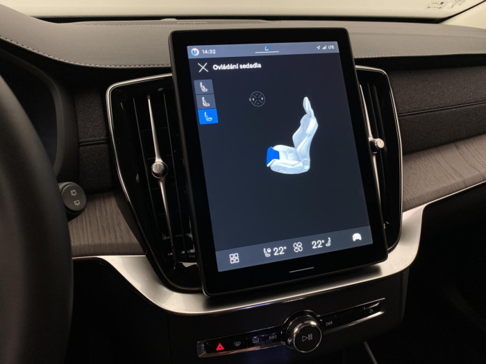 Volvo XC90 B5 AWD AUT BRIGHT PLUS na operativní leasing