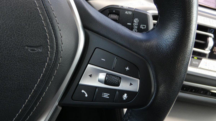 BMW X5 xDrive 40i na operativní leasing