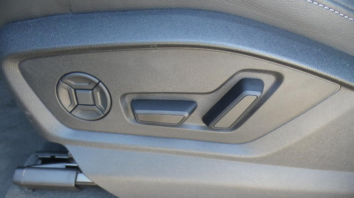 Audi Q8 55 TFSI quattro tiptronic na operativní leasing