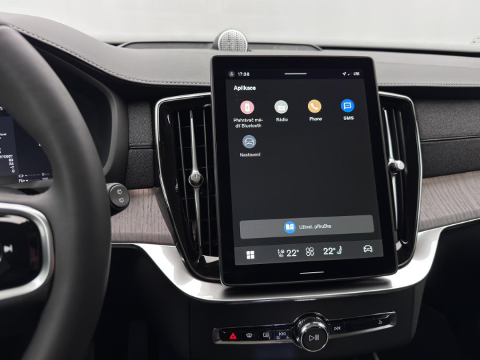 Volvo XC90 T8 AWD Plug-in DARK ULTRA 7 na operativní leasing