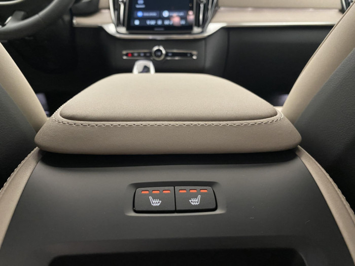 Volvo XC90 B5 AWD AUT BRIGHT PLUS 7míst na operativní leasing