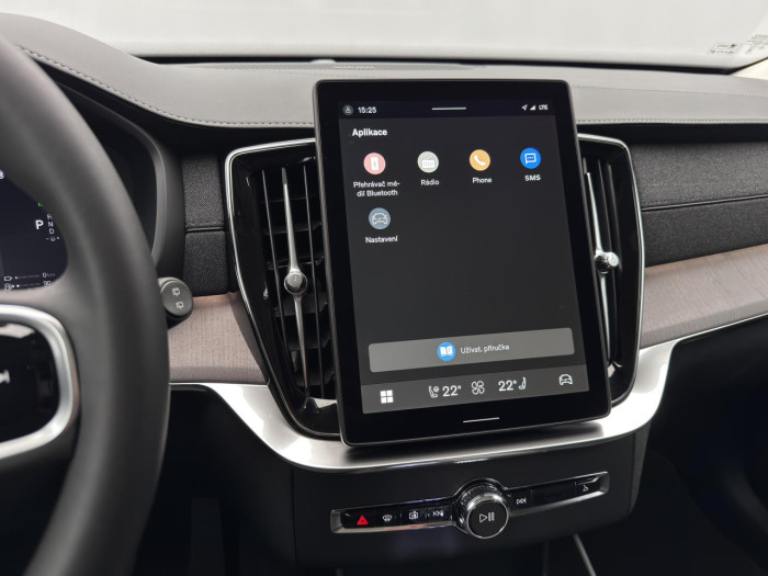 Volvo XC90 T8 AWD Plug-in DARK PLUS 7m na operativní leasing
