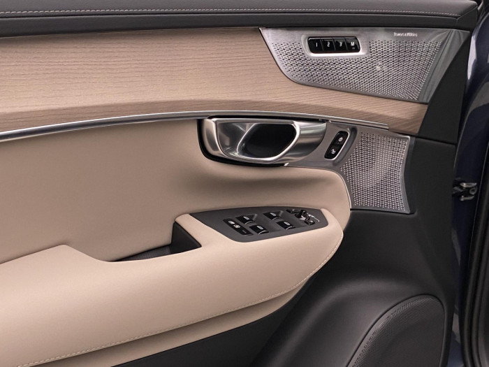 Volvo XC90 B5 AWD AUT BRIGHT PLUS na operativní leasing