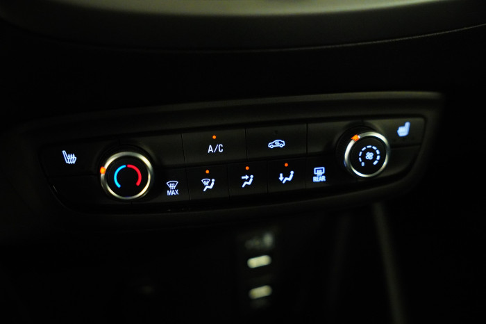 Opel Crossland X 1.2 Turbo 81 kW na operativní leasing